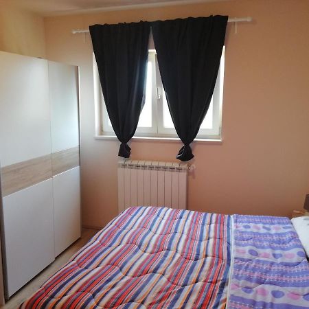 Apartman Nikola Ladrovici ภายนอก รูปภาพ