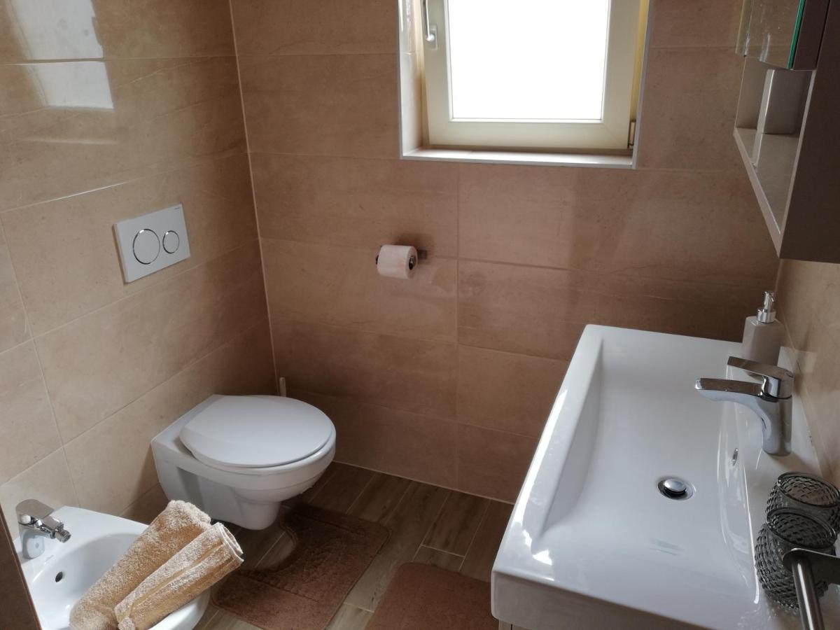 Apartman Nikola Ladrovici ภายนอก รูปภาพ