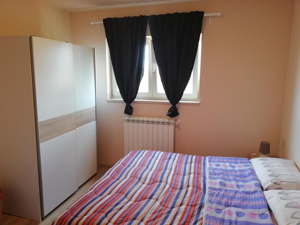 Apartman Nikola Ladrovici ภายนอก รูปภาพ