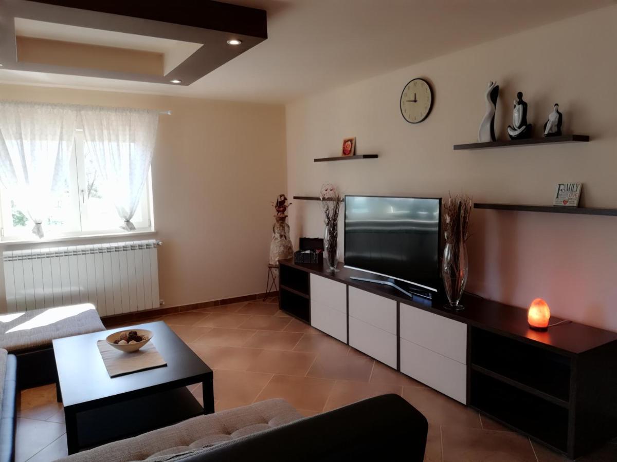 Apartman Nikola Ladrovici ภายนอก รูปภาพ