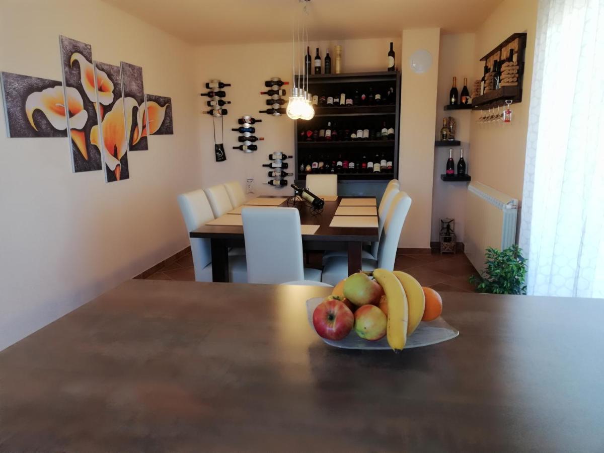 Apartman Nikola Ladrovici ภายนอก รูปภาพ
